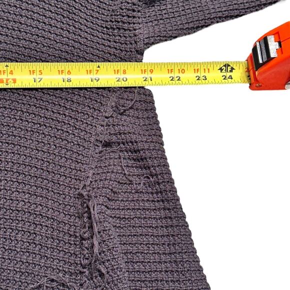 Free People Gray Boho Cold Shoulder Distressed Oversize Sweater Size Medium - Picture 6 of 8